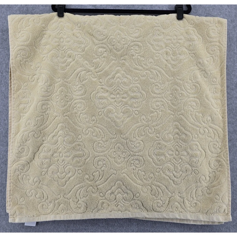 Vintage Country Living Sculptured Floral Bath Towel Yellow Damask 26x50